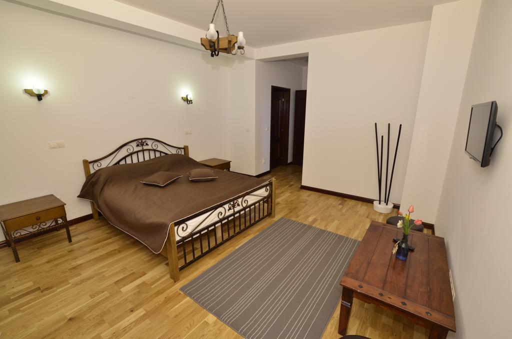 Pensiunea Agroturistica Eden Piatra Fantanele Exterior foto