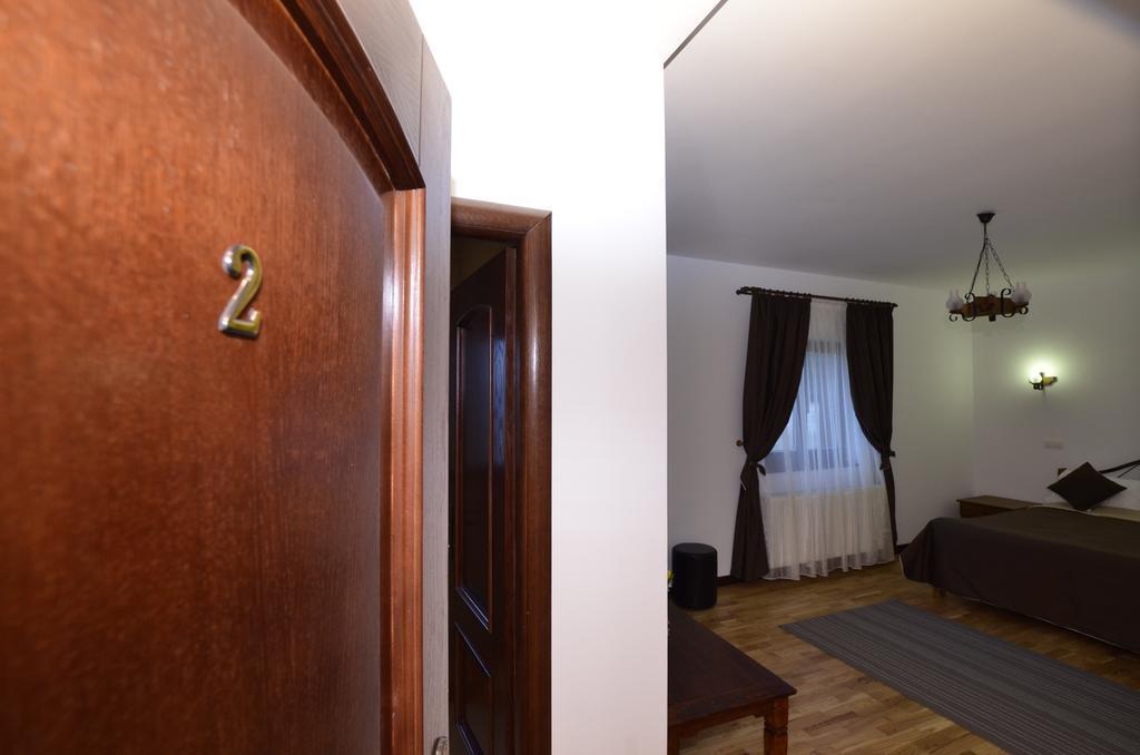 Pensiunea Agroturistica Eden Piatra Fantanele Exterior foto